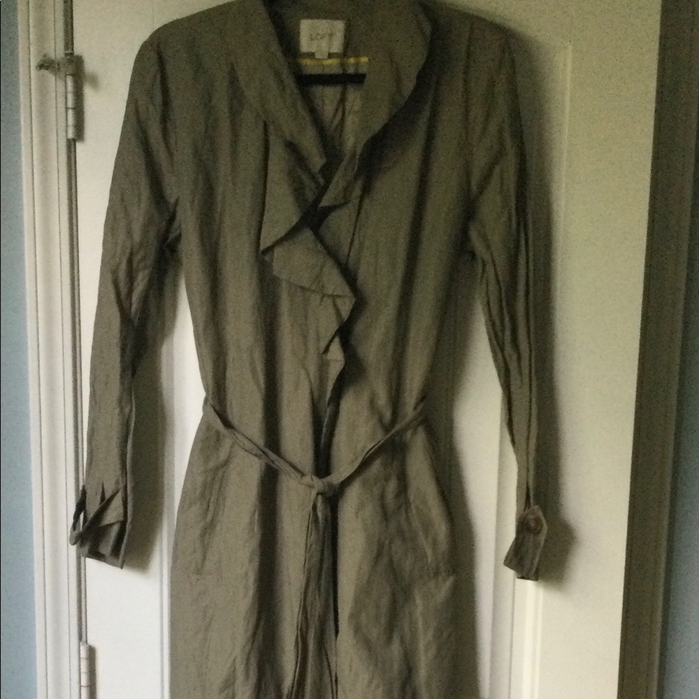 NEW LOFT hyper cute khaki trench coat, knee length, lined, neck detail, belt